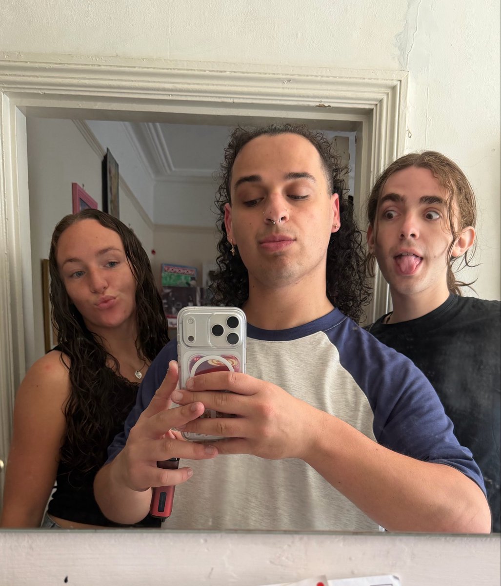 giannixperry's tweet photo. great little getaway seeing my pals and kp @katyperry idk when i’ll see ya “but in case i don’t. good morning, good afternoon, good evening and goodnight “ 🤍🤍 https://t.co/pFBeXQteoE