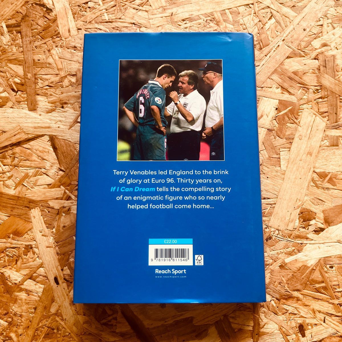 StanchionBooks's tweet photo. 𝐍𝐄𝐖 | IF I CAN DREAM by @timrich001 

This lovingly-crafted biography chronicles Venables’s playing career, managerial successes (and failures) and fascinating life away from the pitch. 

🛒 https://t.co/pLGWHhLmxG https://t.co/FCtbolb8vM