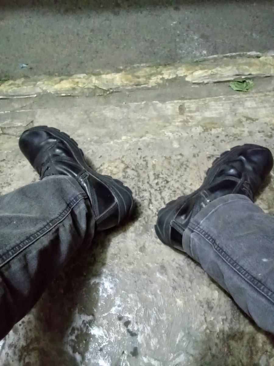 Walend153886's tweet photo. Gabut https://t.co/T2SEfSgjN7