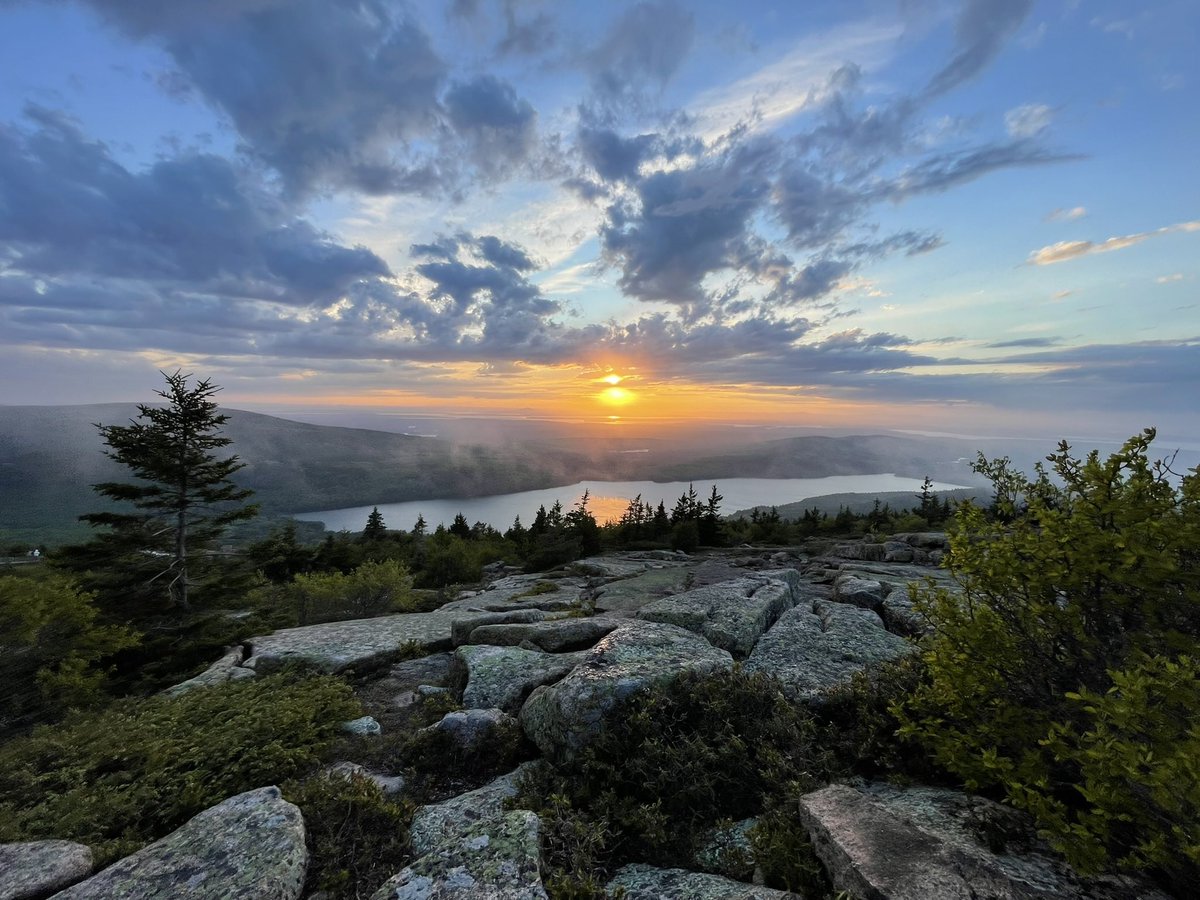 ElijahJLarson's tweet photo. Spent part of summer break with my family in Maine and had the chance to explore Acadia National Park. Such a great time together! https://t.co/oMoMFodbIX