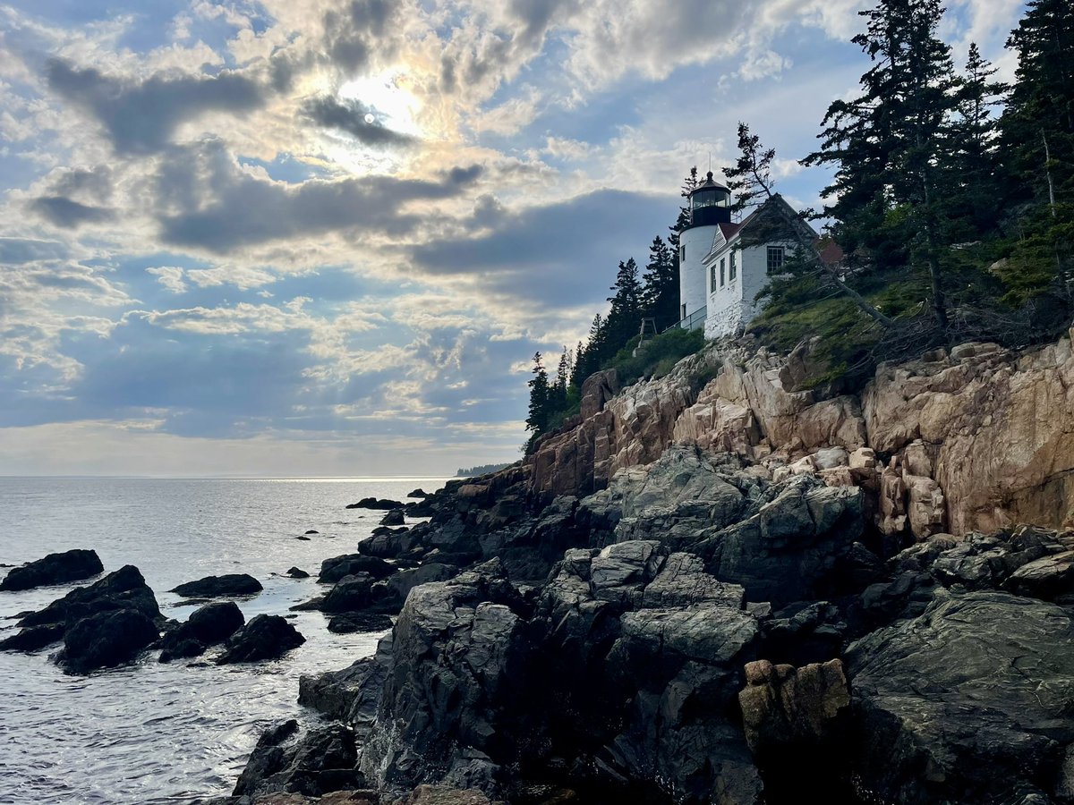 ElijahJLarson's tweet photo. Spent part of summer break with my family in Maine and had the chance to explore Acadia National Park. Such a great time together! https://t.co/oMoMFodbIX