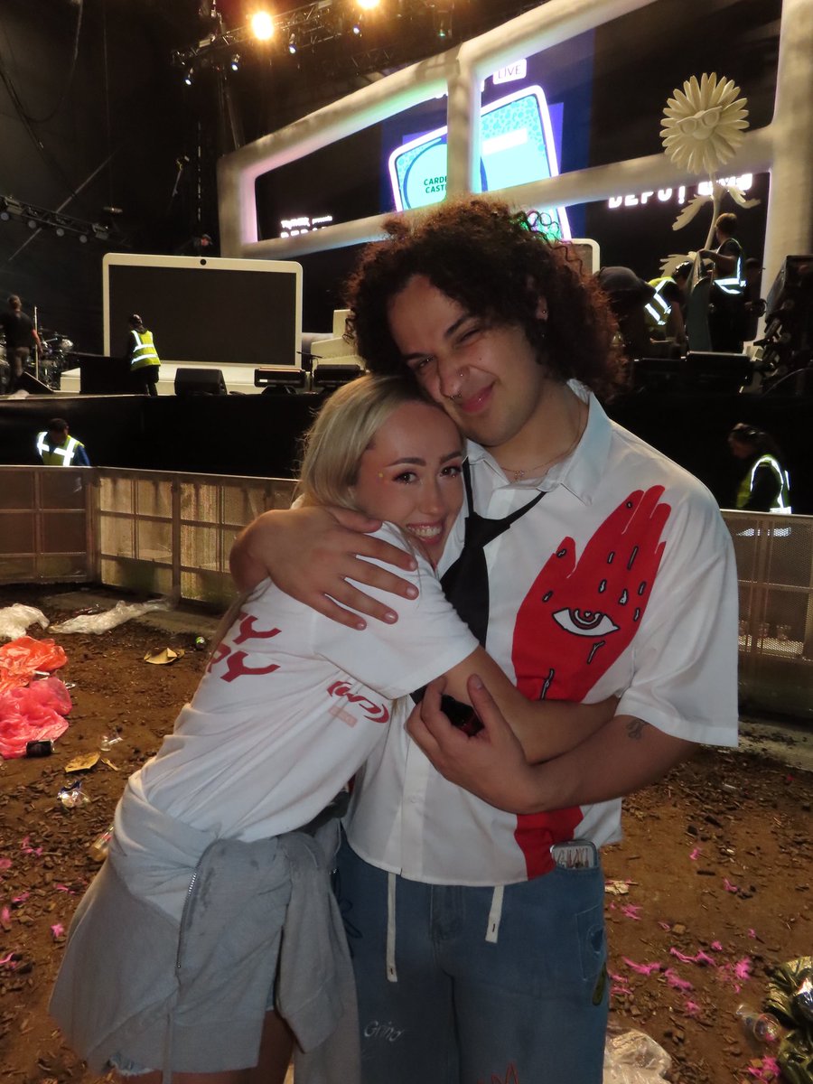 giannixperry's tweet photo. great little getaway seeing my pals and kp @katyperry idk when i’ll see ya “but in case i don’t. good morning, good afternoon, good evening and goodnight “ 🤍🤍 https://t.co/pFBeXQteoE