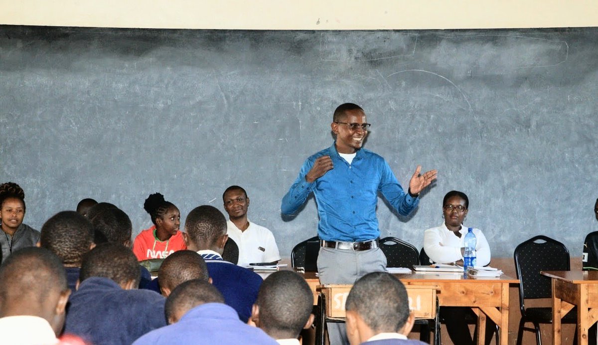 SyronaMedicare's tweet photo. A HEALTHY learning institution is a PRODUCTIVE one.
Led by our CEO,we paid a visit to ST.PETERS THUNGUMA SECONDARY SCHOOL - NYERI. We discussed matters education for the betterment of the learners' lives and their productivity in the society. https://t.co/HpT3bC819U