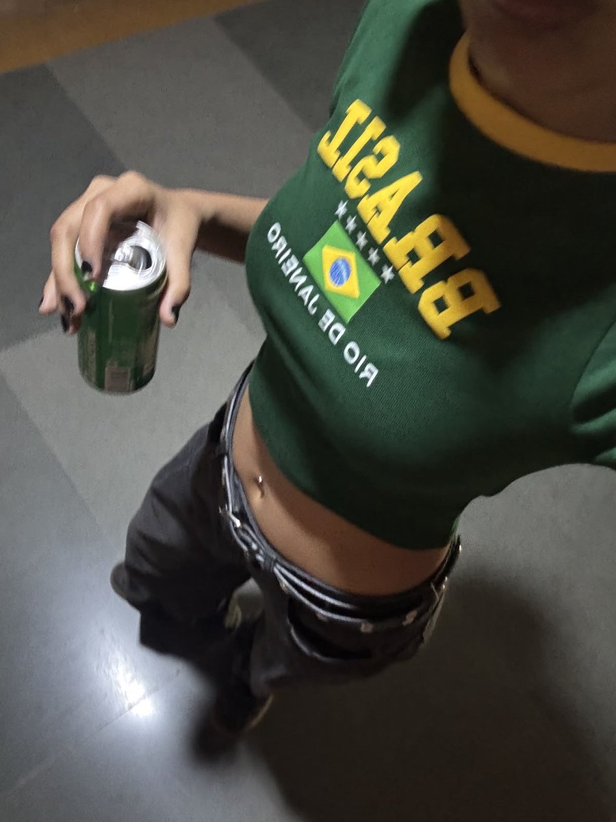 cassandra tweet media