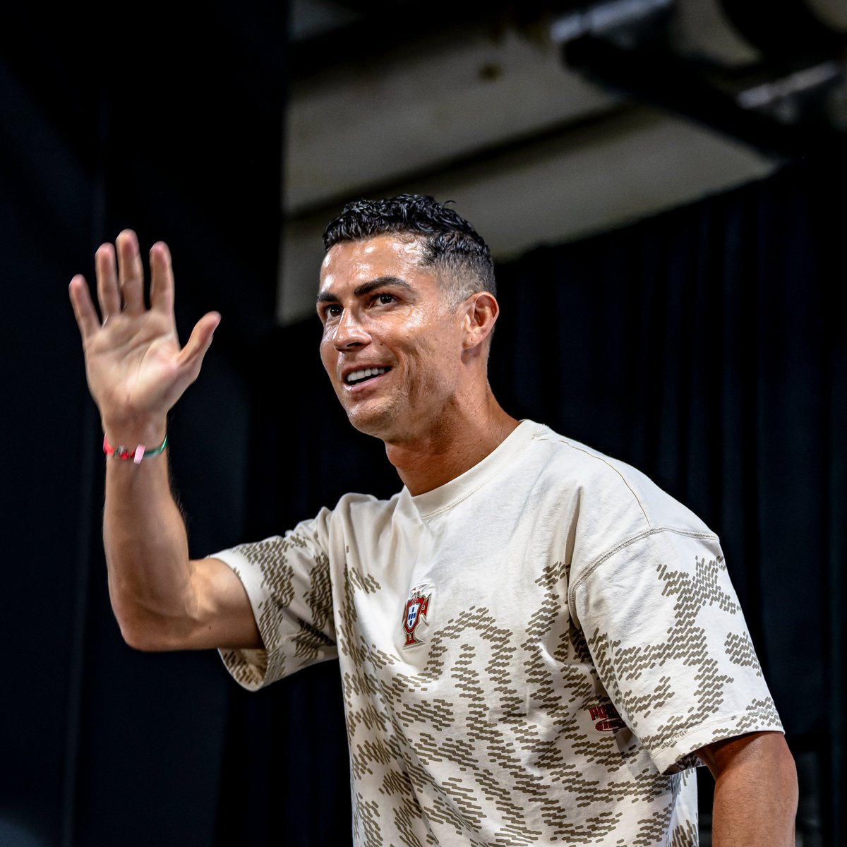 _BeFootball's tweet photo. 🚨🚨 OFFICIEL ! LA LÉGENDE CRISTIANO RONALDO CONFIRME QUE CETTE COUPE DU MONDE SERA LA DERNIÈRE DE SON IMMENSE CARRIÈRE ! 🥲🐐🇵🇹 https://t.co/gEfXWKn9oh