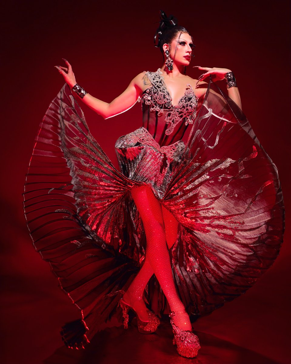 DragBasee's tweet photo. Joey Jay stuns in her 'Red Carpet Realness' runway, wearing a look made by Utica for RuPaul's Drag Race All Stars 11.

📸ericrichardmagnussen https://t.co/Qp3PzYnNG0