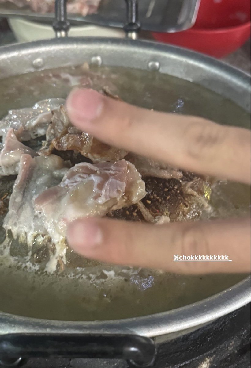 Saturday23sc's tweet photo. แล้วคนโสดจะอยู่ยังไงน้ออ คืออเฮียเจ เค้าอยู่กะ p love ทั้งวันเลยหลออ นี่เข้าใจทุกอย่าง เหมือนสิ่งนั้นมากกกก 🤔🥹 https://t.co/8Ms0IcSFU2