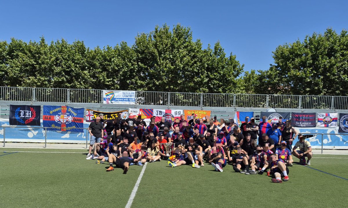 FRONT532oficial's tweet photo. Dinar de germanor per celebrar el cinquè aniversari com a penya oficial Barcelonista.
Una vegada més gràcies a tots per asistir a una data tant important per nosaltres!!!
Una bandera ens agermana!!! 🔵���🏴󠁧󠁢󠁥󠁮󠁧󠁿 https://t.co/QvQ1uMuuNS
