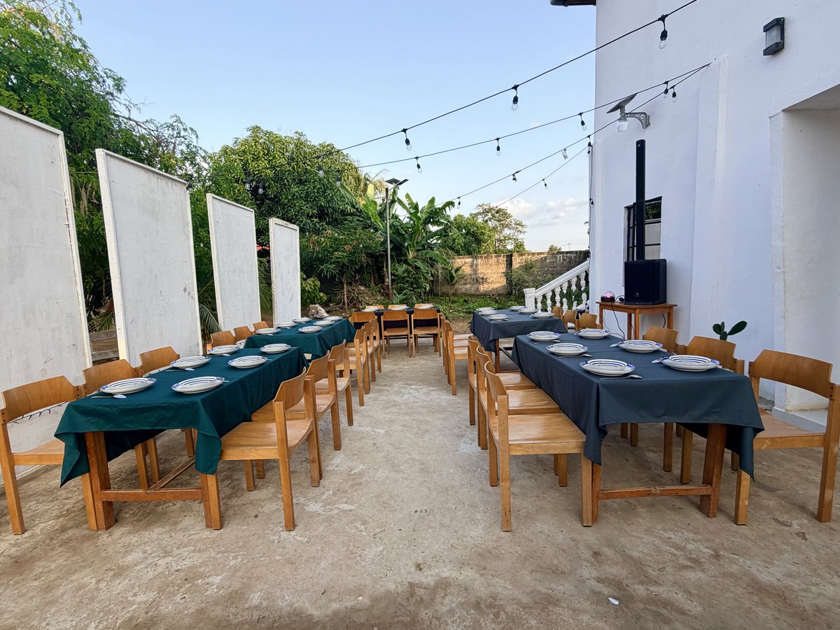 JKaifala's tweet photo. Tonight the Mariners will dine at the Sierra Leone Civil War Museum. I am grateful to all those who support our work of educating girls in Sierra Leone through @JenebaProject https://t.co/AqfeFubWCS
