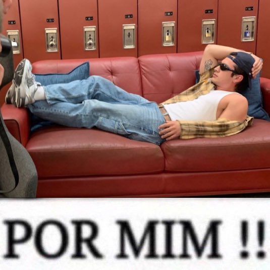 MayeMuskzm0u's tweet photo. n ironicamente sou assim no fandom com td essas picuinhas eu escolhi #ignorar https://t.co/veEd0z0WhT