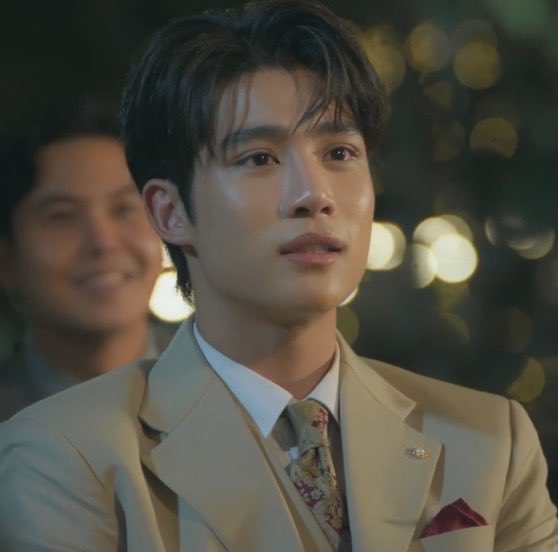 do_dongju's tweet photo. o maior face card que um bl tailandês já viu #TheEdgeOfHorizon https://t.co/6NsI1BjgP7