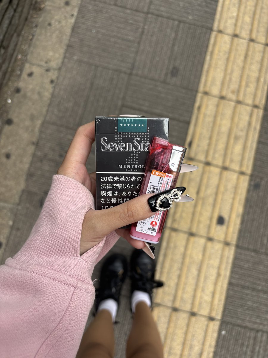pr111nc3s's tweet photo. when i was in tokyo, i sampled seven stars for the first time and it was so mid ! ! ! https://t.co/TrPnOKCu5Y