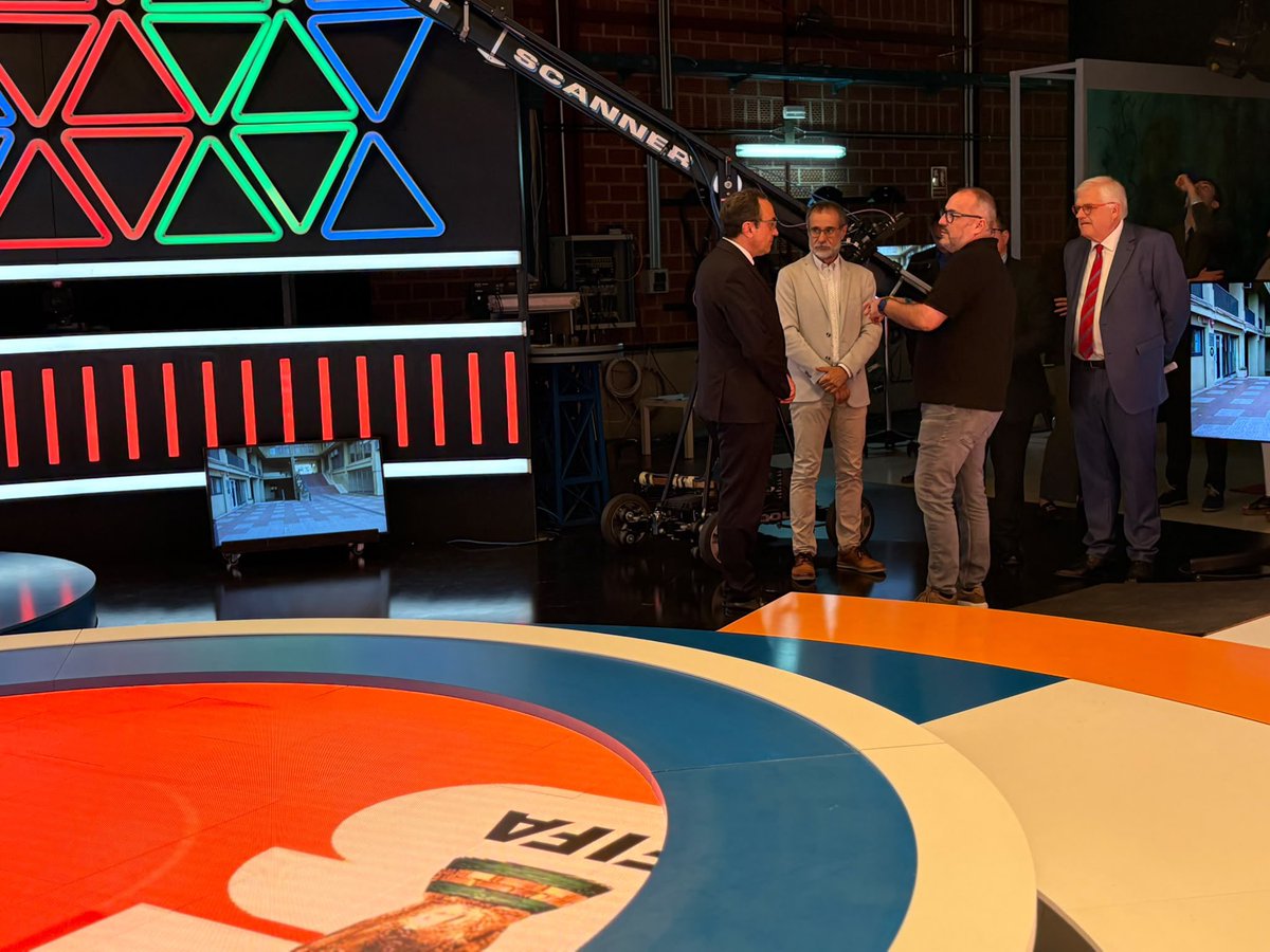 joseprull's tweet photo. Les instal·lacions de RTVE Catalunya tenen una gran potència tecnològica i audiovisual, i són, alhora, memòria col·lectiva de la història televisiva de moltes generacions.

Les vaig visitar abans ser entrevistat al programa “Aquí Parlem”, amb Lluís Falgàs: https://t.co/frb9Gp7we7 https://t.co/T7D4oiVxDM