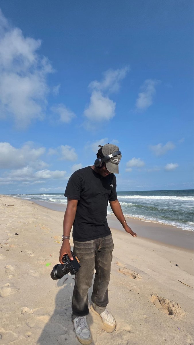 ReelbyMeeky's tweet photo. $lick 

pc: @_mamashade 😂👏 https://t.co/xdu6hSyEZ7