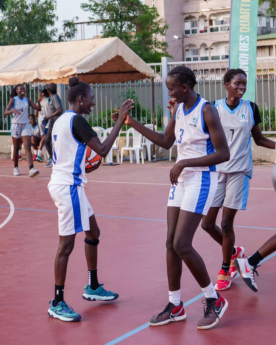 theBAL's tweet photo. Cap sur Dakar 🏀🔥

Félicitations aux équipes Dimitri (Hommes) et Nanthio (Femmes), fiers représentants de Ziguinchor pour la Grande Finale. 

Rendez-vous les 8 &amp; 9 août ! #Tournoidesquartiers #RoadtoDakar https://t.co/wzIuYldqLf