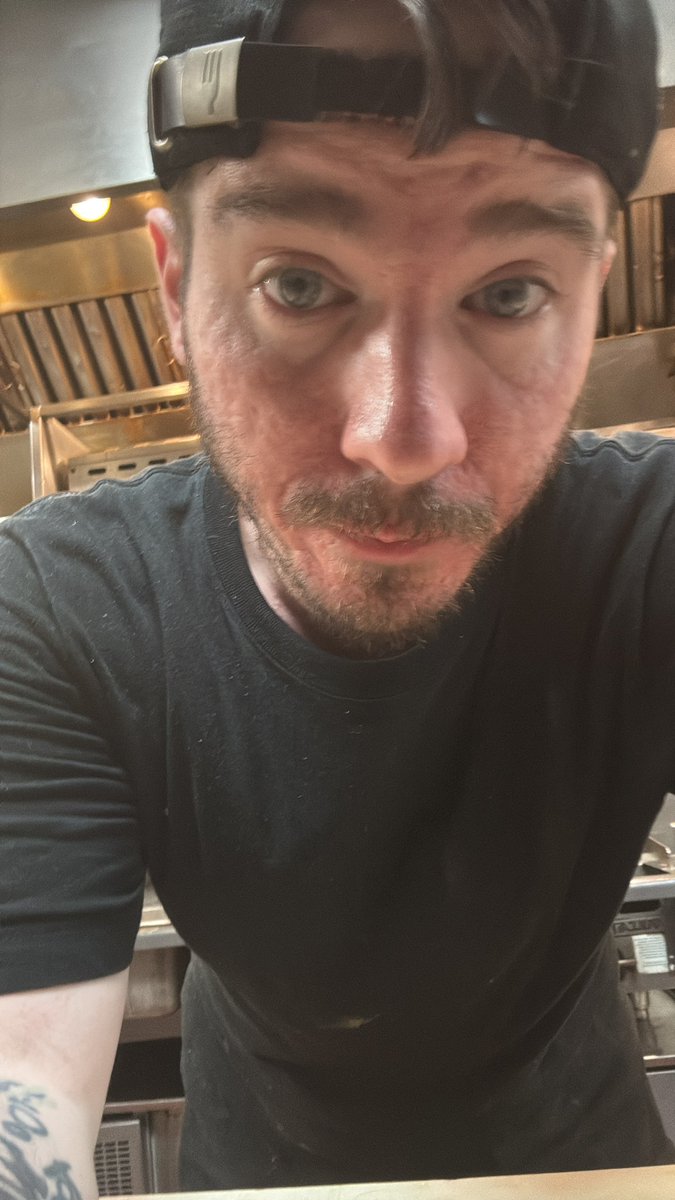 cbohnee's tweet photo. Super slow day at work..2 more hours left https://t.co/fnfEXSCvqa