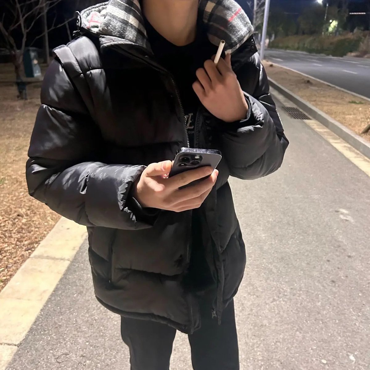 Yang1uuo's tweet photo. 想你的话 你会出现吗 #卡泡 https://t.co/lLEGvVG53o