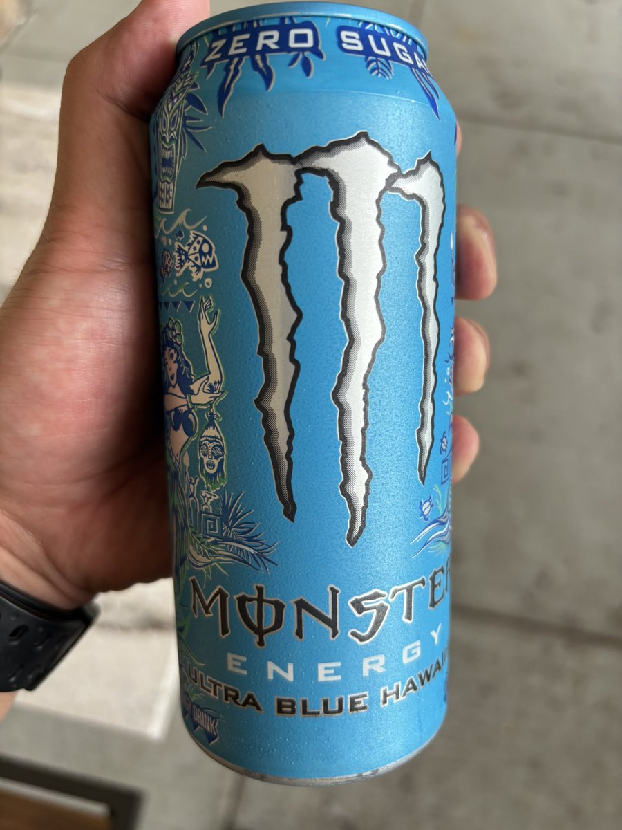 meganedeth's tweet photo. クソデカエナジードリンク再び https://t.co/pigF1gzwoA