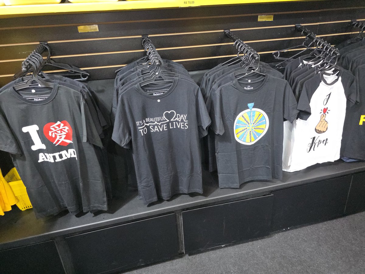 bibi_hikikomori's tweet photo. só as roupas mais fodas e atualizadas no anime friends 🤌🤌🤌 alto nível https://t.co/KAZNh9TlvD