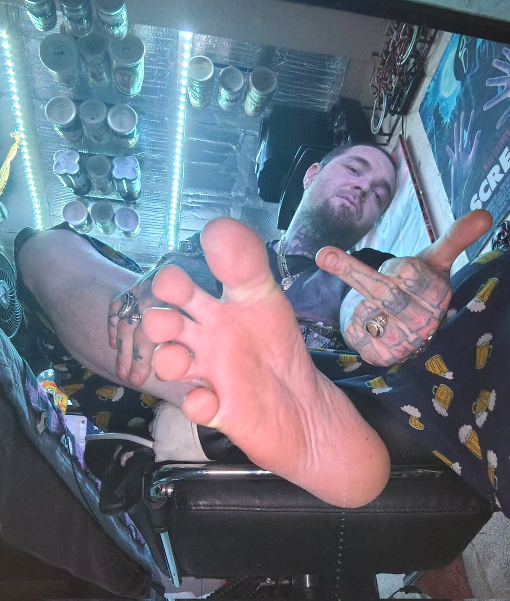 AzrielBeast's tweet photo. Stomping u out like the bug u are gasing u up feet gonna scar u we gonna keep em on the dash board of the car dude 😎 #subhuman #feet #boots #findom #alphamale #popperpig #cashmaster #fetish #bdsm #subpig #simp #financialdomination
@MASTER_UPDATES https://t.co/AEbumWzGCx