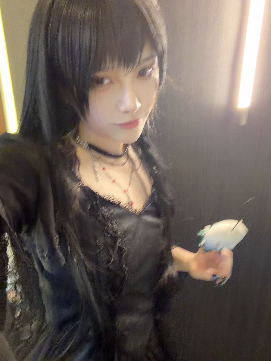 Effy_1109's tweet photo. Same chuunibyou energy😴
night night~ https://t.co/09Q9tlxQya