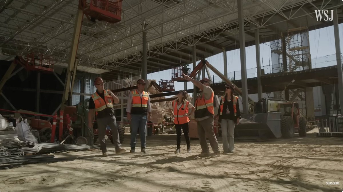 BoardwalkTimes's tweet photo. Walt Disney Imagineers inside the show building for AVENGERS: INFINITY DEFENSE and STARK FLIGHT LAB.
🚧🏗️ https://t.co/DlatWc4reI