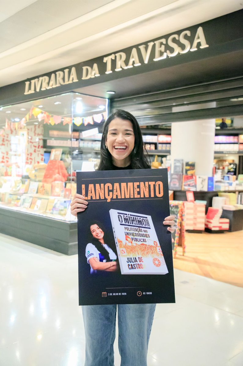 juliadecastrobr's tweet photo. Em 2022 falaram que meus dias na universidade estavam contados quando descobriram que eu era de direita. Hoje 4 anos depois da perseguição além de ter me formado escrevi um livro sobre a realidade das universidades. A todos que me perseguiram: meus dias se multiplicaram! Vencemos https://t.co/hQ1LbOddCB