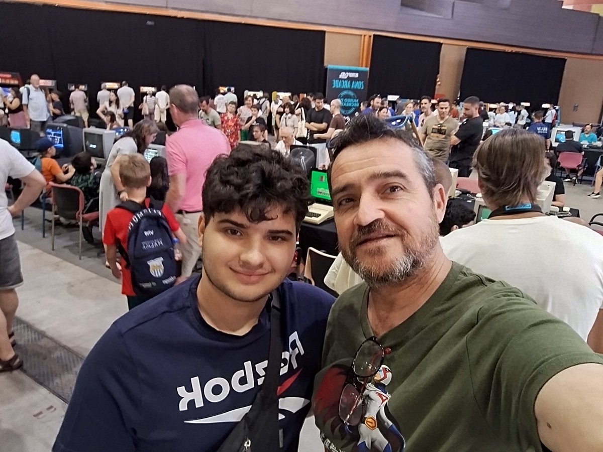 felipedomi's tweet photo. #retropixelmalaga Fin de semana magnífico en retropixel 26, y conocer a la alegre pandilla de #retroentreamigos con mi hijo , genial todos!!!! Volveré... https://t.co/mCnvtGaKgU