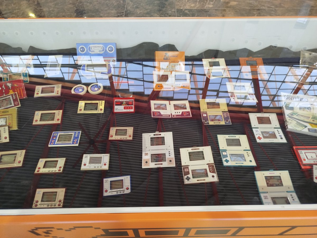 felipedomi's tweet photo. #retropixelmalaga Fin de semana magnífico en retropixel 26, y conocer a la alegre pandilla de #retroentreamigos con mi hijo , genial todos!!!! Volveré... https://t.co/mCnvtGaKgU