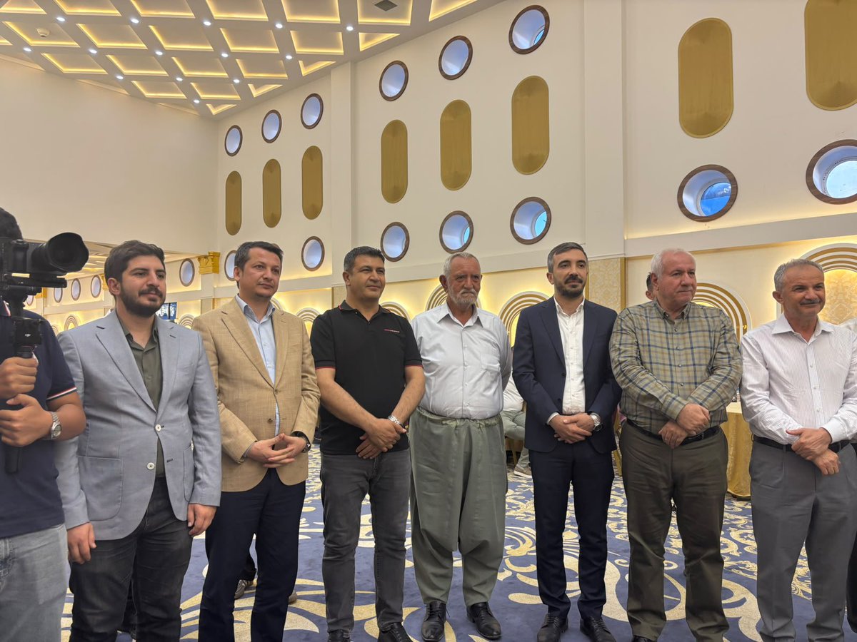 akgencadiyaman's tweet photo. Çalışma ve Sosyal Güvenlik Bakan Yardımcımız Sayın Ahmet Aydın, İl Başkanımız Sayın Ekrem Çadır, İl Gençlik Kolları Başkanımız Sayın Hasan Ünsal ve teşkilat mensuplarımızla birlikte; önceki dönemlerde AK Parti Merkez İlçe Başkanlığı görevinde bulunan Sayın Zeynal Özbilgin’in kıymetli oğlu Mehmet Özbilgin ile Ali Gündoğdu’nun kıymetli kızı Mihriban Gündoğdu’nun düğün merasimine katılarak bu anlamlı günlerinde mutluluklarına ortak olduk.
Genç çiftimizi gönülden tebrik ediyor; ömür boyu sağlık, huzur, bereket ve mutluluk içinde bir yaşam sürmelerini temenni ediyorum.
Allah birlik ve beraberliklerini daim eylesin. 

@AhmetAYDIN_02 
@avekremcadir 
@avhasanunsal 

#AKGençAdıyaman #TürkiyeYüzyılı #AKParti