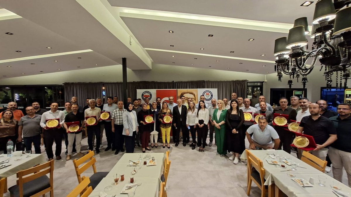 gundem724com's tweet photo. İSMAİL BAYRAKDAR’DAN İNANÇ DEĞERLERİNE SAYGI ÇAĞRISI: “TOPLUMUN HASSASİYETLERİNİ KAŞIMAYIN”

https://t.co/d8D9LZfu1N

@_aliyalcin_ 
@smailBayrakdar9 
@_huseyintutar68 
@kirikhanebs 
@kirikhanebs https://t.co/24nrKWsO9N