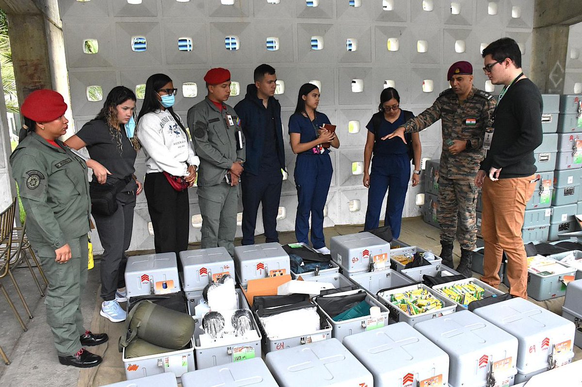 IndiaVenezuela's tweet photo. #OperaciónAmistad - Médicos del Ejército de la India realizaron una demostración en directo ante oficiales médicos venezolanos sobre los usos y el despliegue de los cubos modulares portátiles BHISHM.

La India ha donado dos cubos modulares portátiles BHISHM a Venezuela como parte de la #OperaciónAmistad

#OperationAmistad - Indian Army doctors gave a live demo to Venezuelan medical officers about the uses and deployment of BHISHM cube.

India has donated 2 BHISHM cubes to Venezuela as part of #OperationAmistad