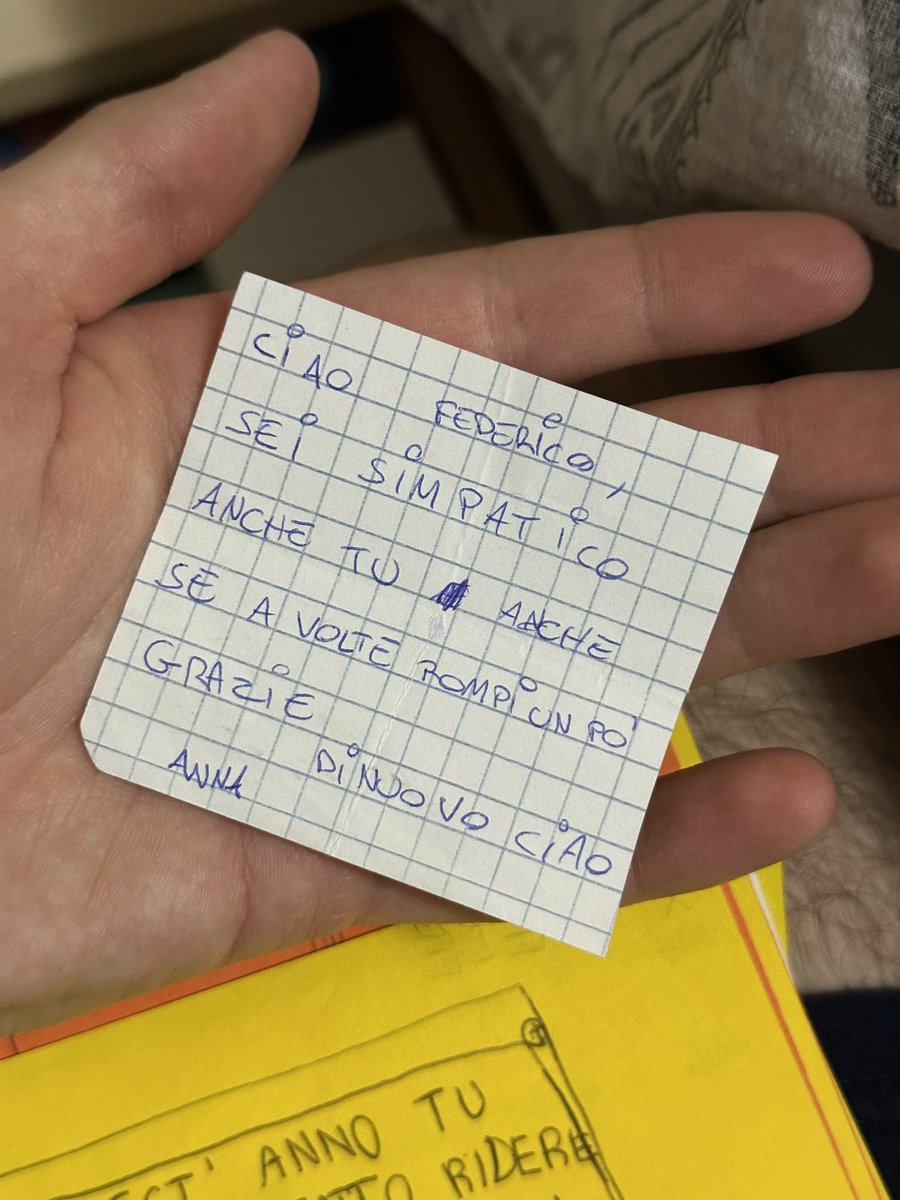 arRancante's tweet photo. Ritrovati dei vecchi messaggi che ci hanno fatto scrivere tra noi compagni di classe per salutarci alla fine della quinta elementare.. Anna ha detto SINCERITÀ 💙 https://t.co/BwRxU5GOP4