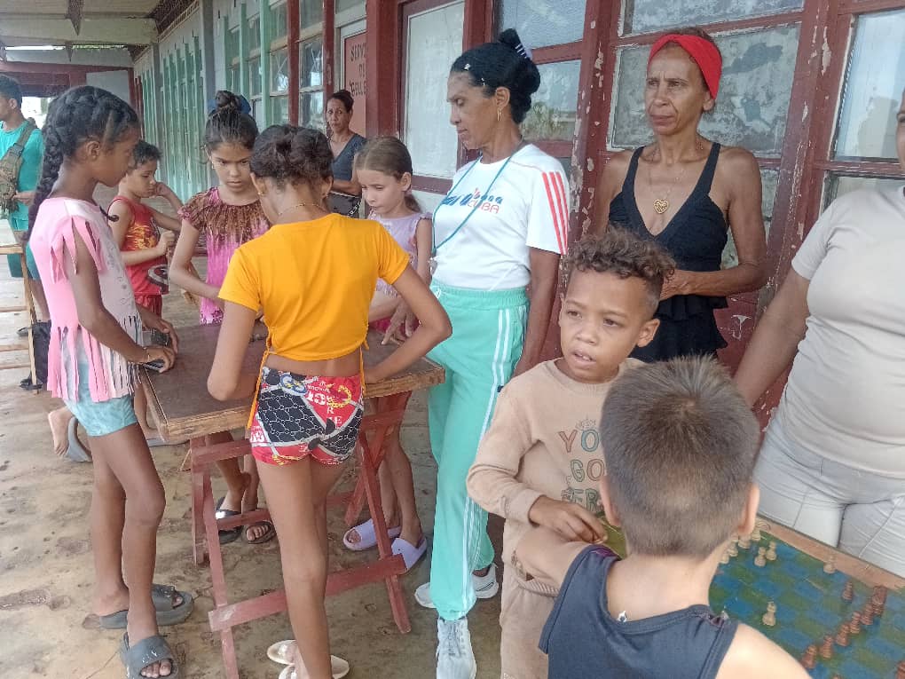 IrovisG89303's tweet photo. Actividades deportiva y recreativa en el municipio moa en el concejo popular punta gorda yamaniguey por los profesores de recreación cultura física y actividades deportiva del combinado deportivo número 3 Edmundo Romero López en moa https://t.co/hxpx33qpc5