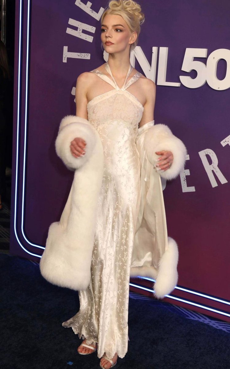 onlybaybes's tweet photo. Anya Taylor-Joy at the SNL50 The Anniversary Concert in New York, NY USA https://t.co/C2HXPltpIk