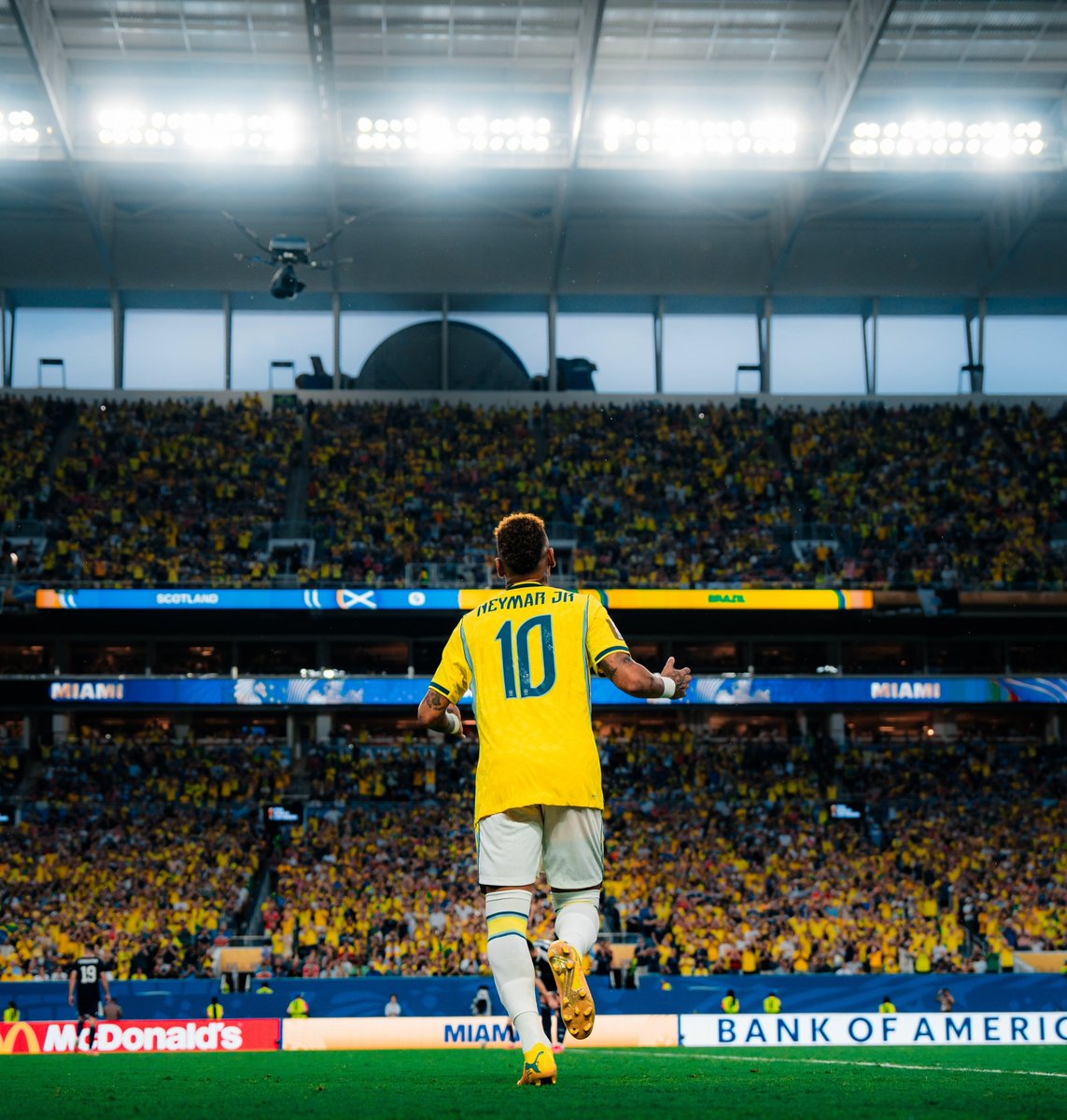 neymarpc's tweet photo. Vamos, todos juntos! 🇧🇷💙💚💛 https://t.co/fJrvXmrO40