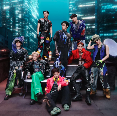 AboutMusicYT's tweet photo. ATEEZ ties BTS for the record of most top 10 albums by a Korean artist on the Billboard 200, with nine each. https://t.co/BtZNdKtMF2