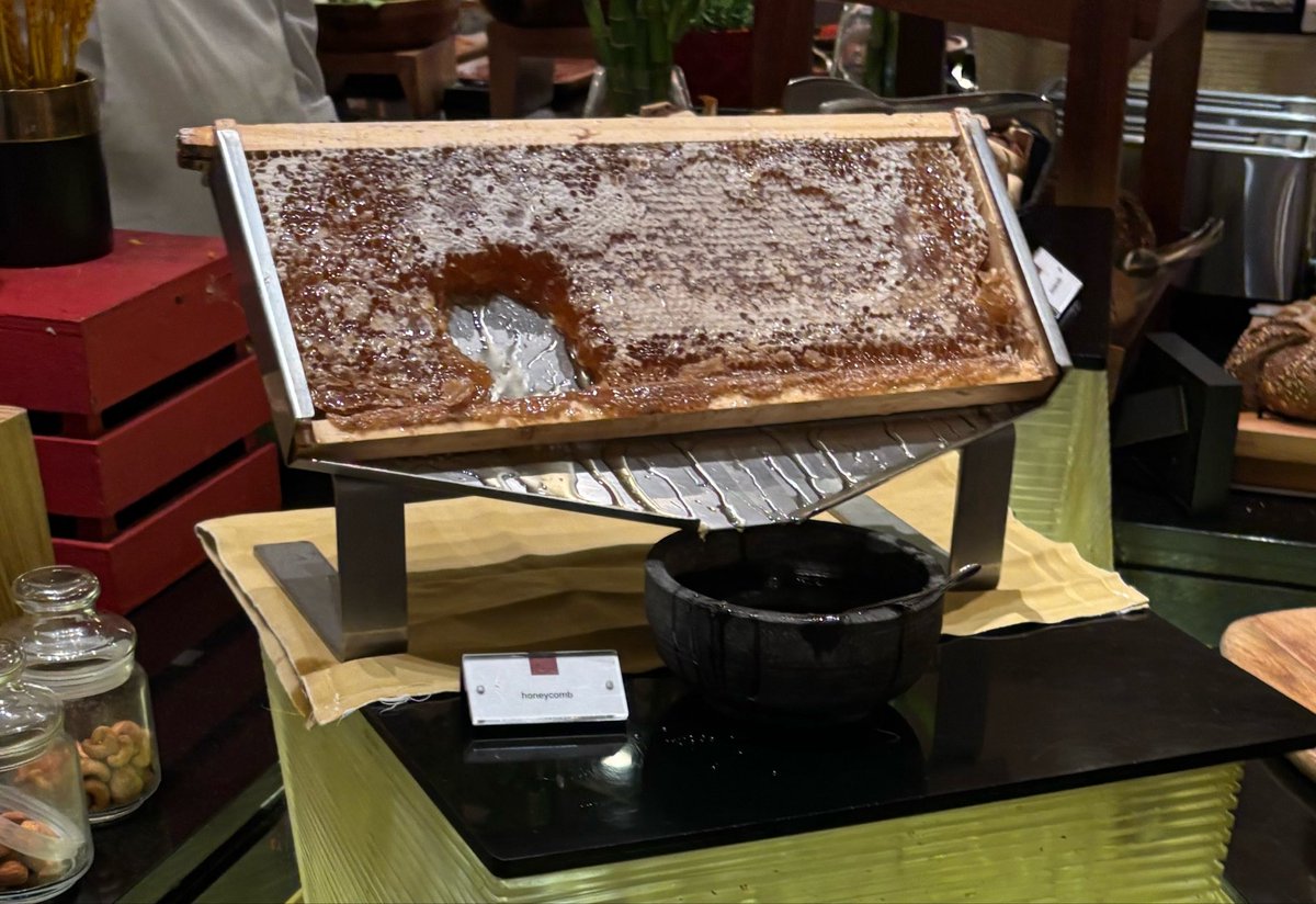 03yuw's tweet photo. ホテルの朝食にあったら嬉しいもの3選 https://t.co/i7C9nacDzE