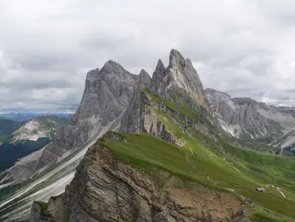 mount4every's tweet photo. https://t.co/TQ2vmBL0vo
Why Seceda Looks More Extreme in Photos than It Feels in Reality
#dolomites #seceda #italianalps https://t.co/iMHY3dthx3