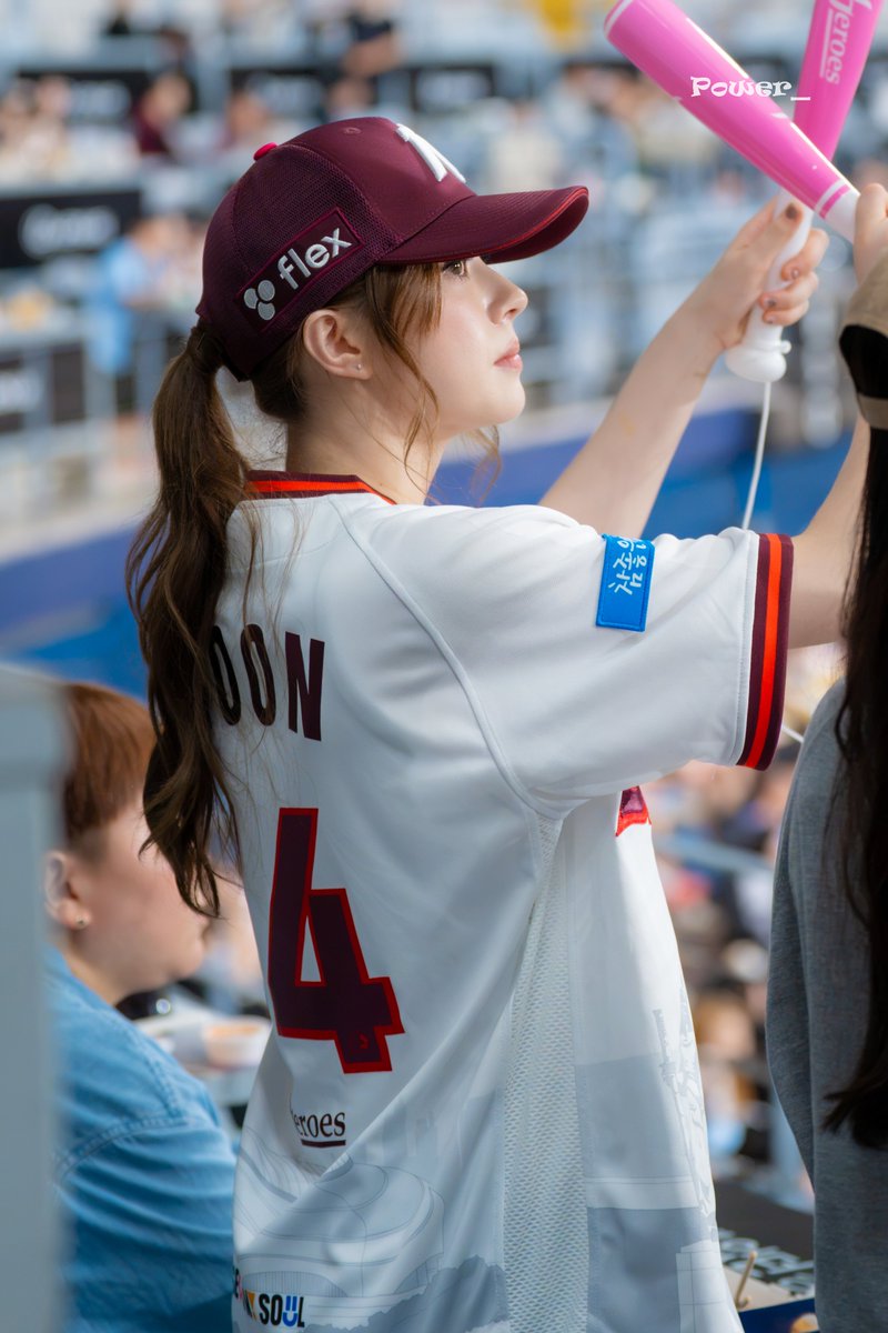 Power_IU's tweet photo. 260705
키움 시구
피프티 피프티
문샤넬
#피프티피프티 #FIFTYFIFTY #문샤넬 #CHANELLEMOON https://t.co/tuEdaJgJ3D