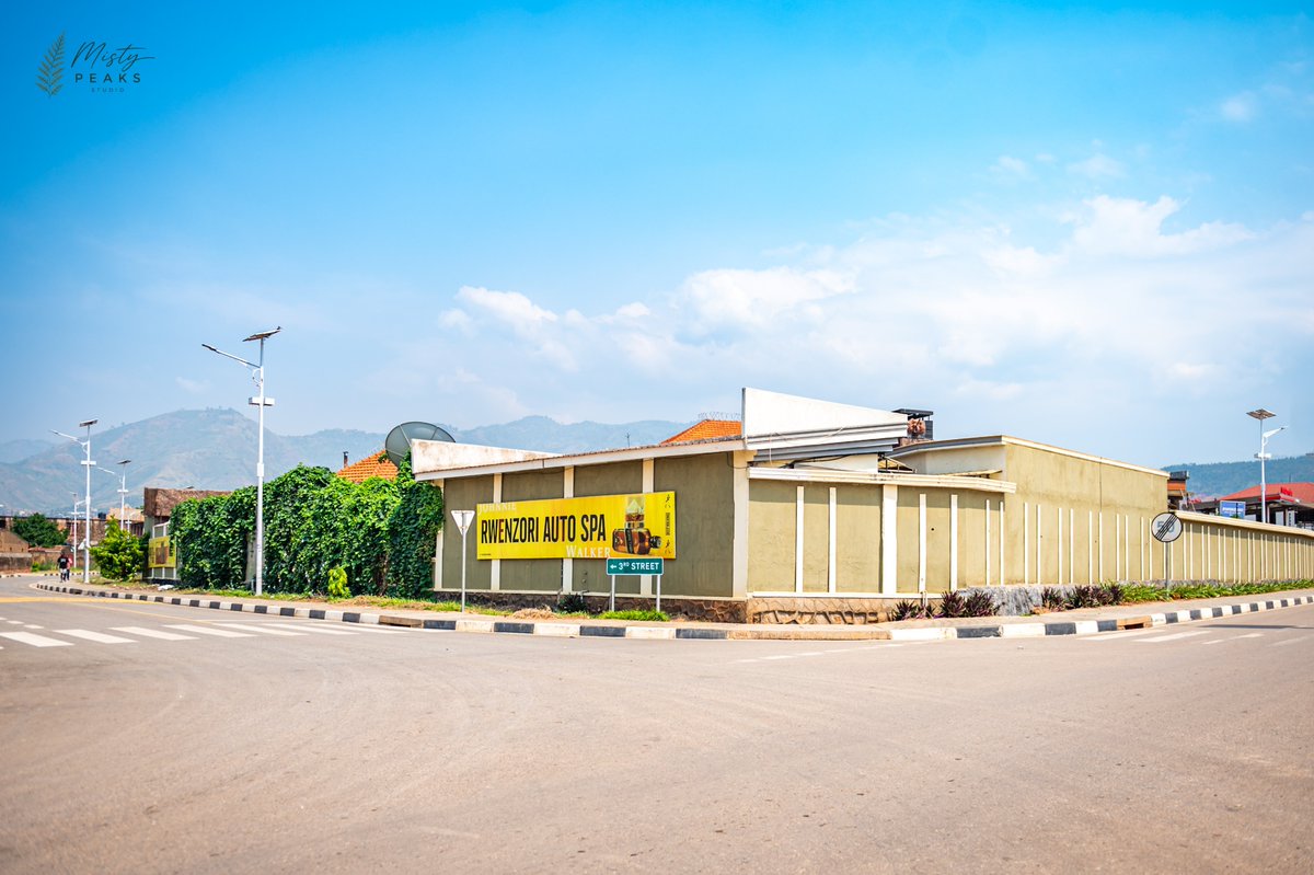 ainepictures's tweet photo. Kasese is a beautiful Town, almost every picture has a back drop.of the Mountains, clean streets, the roads are great! This will be crowded come August 22, for the #TuskerliteRwenzorarathon.

#ExploreUganda https://t.co/9biPE78iDO