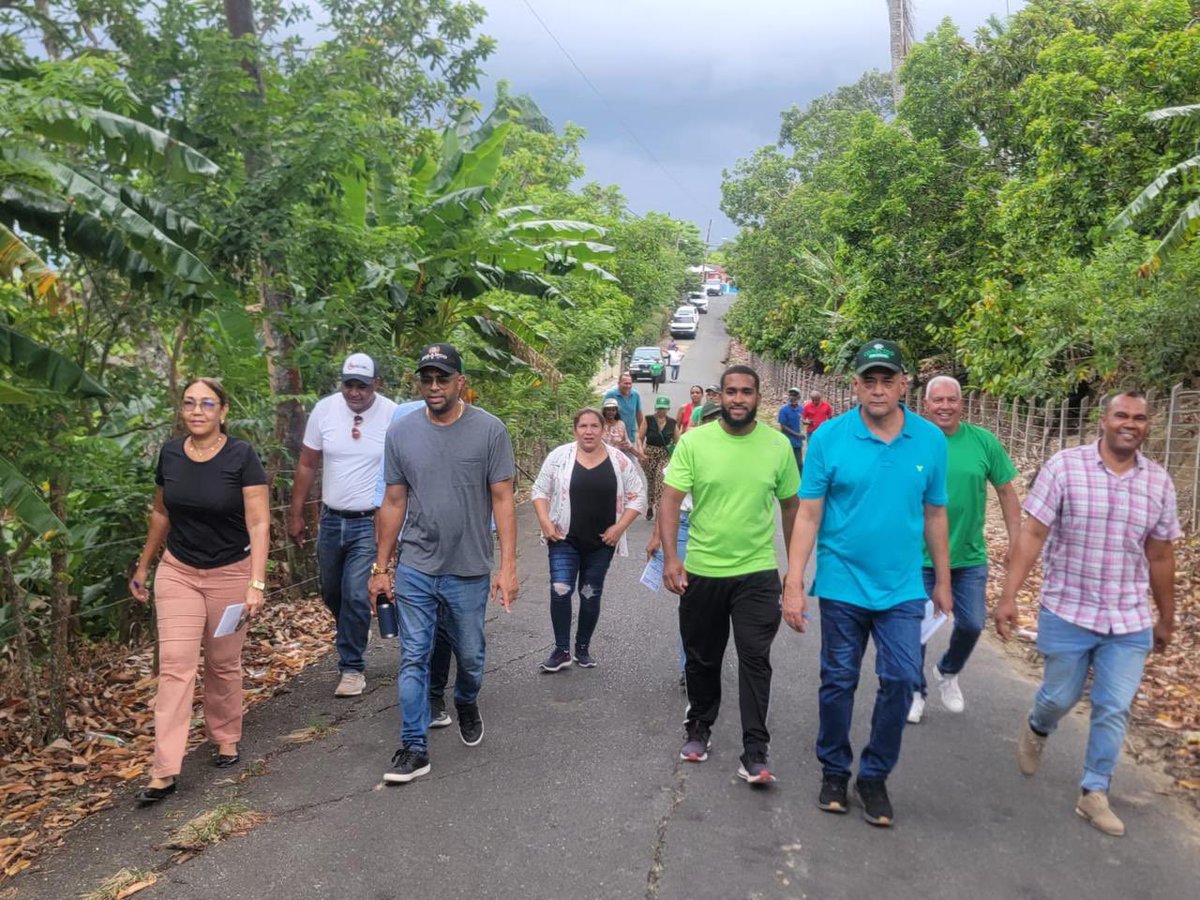 manuelcrespoRD's tweet photo. Desde lo más alto de Salcedo, Rancho Arriba, solo se siente el aroma que recorre toda la geografía de la Provincia Hermanas Mirabal y el pais: @LeonelFernandez Presidente 2028. Nuestros equipos trabando en cada rincon, durante la Jornada Nacional de Crecimiento, ayer sábado. https://t.co/r2GGCbw5Vb