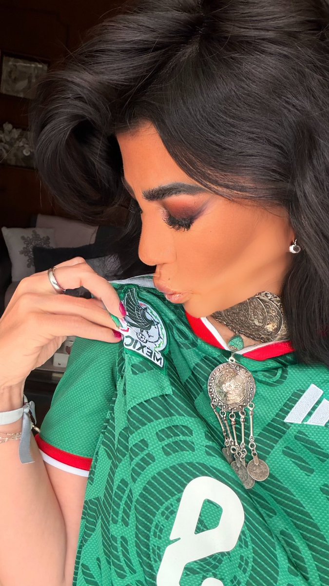 PArsof's tweet photo. .Hoy juega @miseleccionmx y hoy se siente distinto.

Que suene el mariachi, a ondear la bandera y que el Estadio retumbe con la alegría de todo un país. 

Hoy no solo juega el tricolor, hoy juega #México entero. 

#SomosMéxico
#FIFAWorldCup

🇲🇽❤️⚽️ https://t.co/7g7FJI97Gq