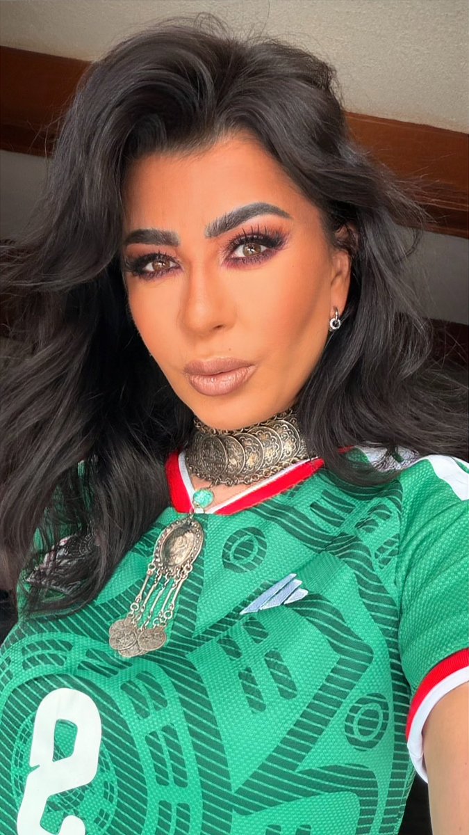 PArsof's tweet photo. .Hoy juega @miseleccionmx y hoy se siente distinto.

Que suene el mariachi, a ondear la bandera y que el Estadio retumbe con la alegría de todo un país. 

Hoy no solo juega el tricolor, hoy juega #México entero. 

#SomosMéxico
#FIFAWorldCup

🇲🇽❤️⚽️ https://t.co/7g7FJI97Gq