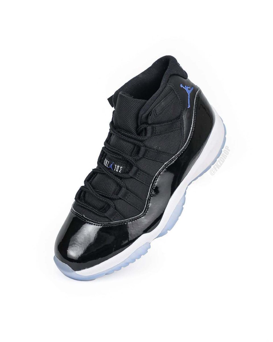 JustFreshKicks's tweet photo. Air Jordan 11 "Space Jam" returns this year 🐰🏀

🗓️ December 12th
💰 $235 https://t.co/wdzwhoLXmx