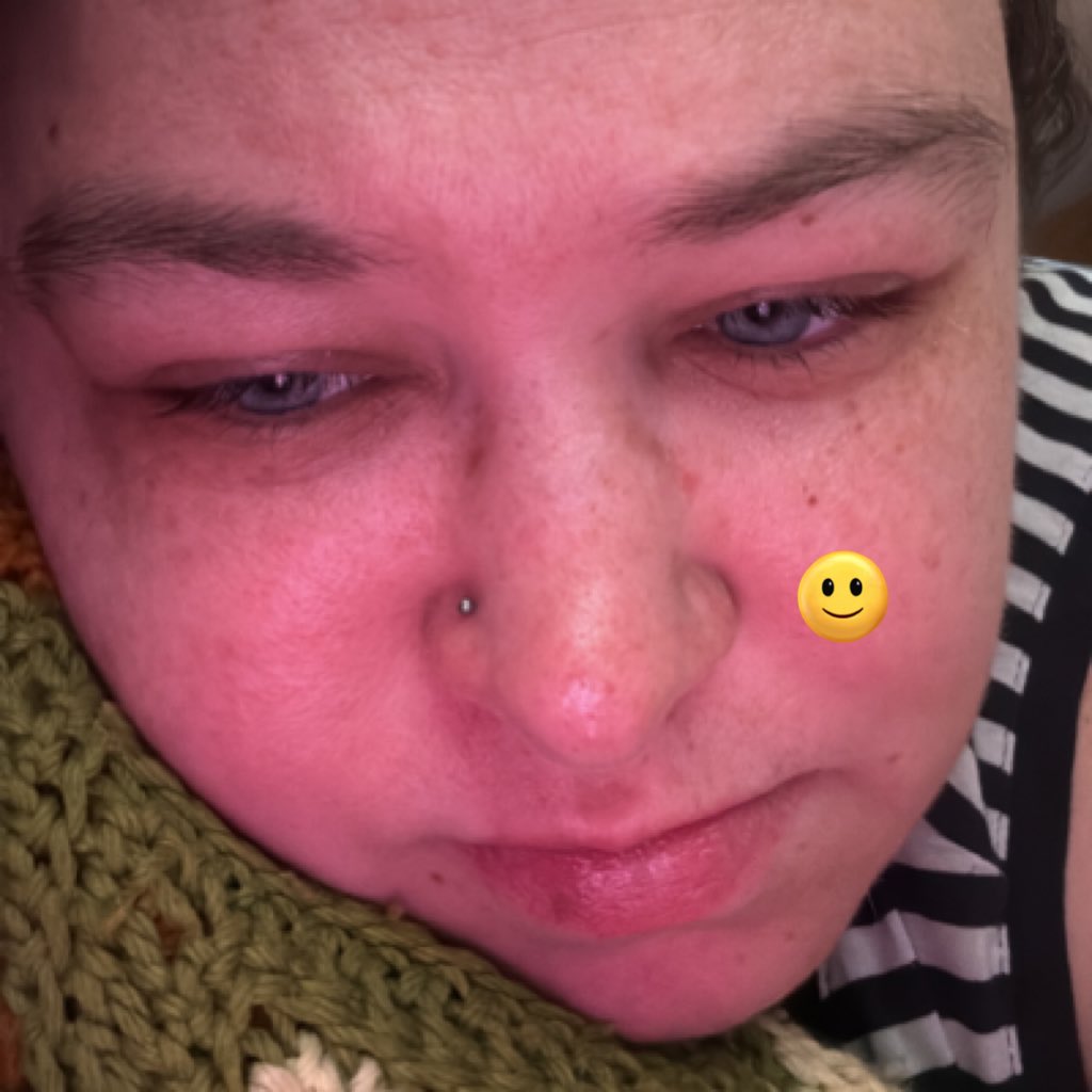 Lauralee_Beth's tweet photo. #NewProfilePic https://t.co/1Y4TbqVGS4