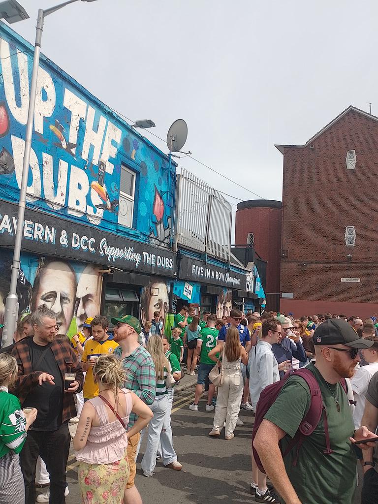 JaseL2022's tweet photo. Get the fuck in!!!! Won it with the death... #Luimneachabu #LIMvCLA 🟩⬜ https://t.co/BOWbXwQhy0