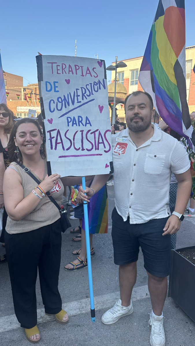 nah_gon's tweet photo. 🏳️‍🌈 Hoy ha pasado algo maravilloso: en Totana VOX y PP prohibieron los actos por el día LGTBI.

La respuesta del pueblo y los colectivos:
Un orgullo masivo.

A la ofensiva frente a la reacción. https://t.co/WZ74nh47xP