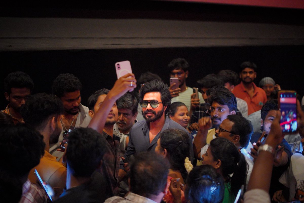 TheVishnuVishal's tweet photo. I have never done a theatre visit tour like this in my entire life.. 

But the love I recieved during the #GK2FamilyTour left me absolutely speechless..

Feeling emotional, happy and excited at the same time ♥️

10 theatres in 3 days.. Thanjavur - Trichy - Madurai (4 theatres) - Dindigul - Salem - Tiruppur - Coimbatore.. Thanks to the theatre owners and staff for all the support..

I always believed in the audience and they didn't let me down.. #GattaKusthi2 is for you all.. Thank you all 🙏