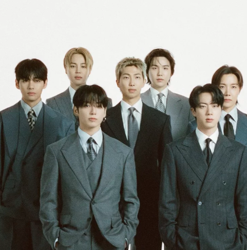 AboutMusicYT's tweet photo. ATEEZ ties BTS for the record of most top 10 albums by a Korean artist on the Billboard 200, with nine each. https://t.co/BtZNdKtMF2